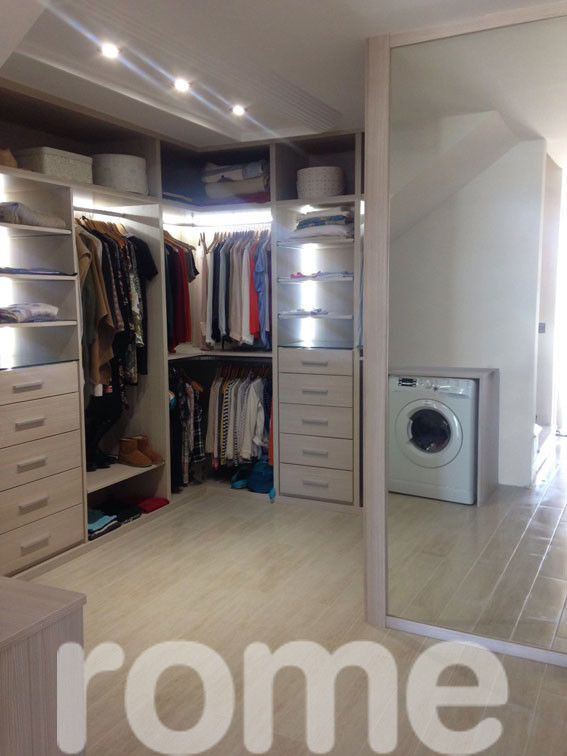 vestidor sistema cremallera iluminacion para vestidores en la foto se puede ver en vestidor sistema cremallera iluminacion para vestidores en la foto se puede ver en